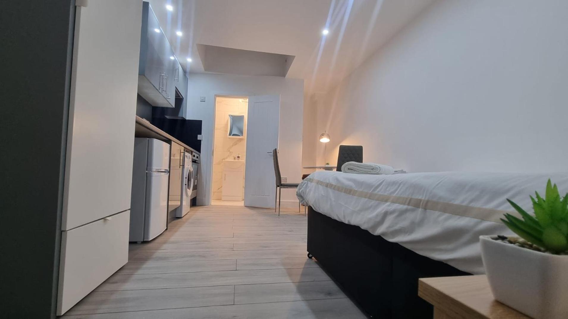 Brand New Collection Of Studios Close To Tube Station London Exterior foto