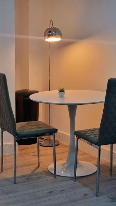 Brand New Collection Of Studios Close To Tube Station London Exterior foto