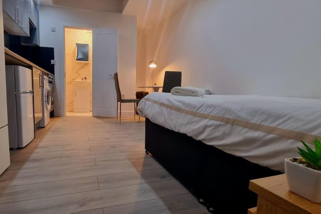 Brand New Collection Of Studios Close To Tube Station London Exterior foto